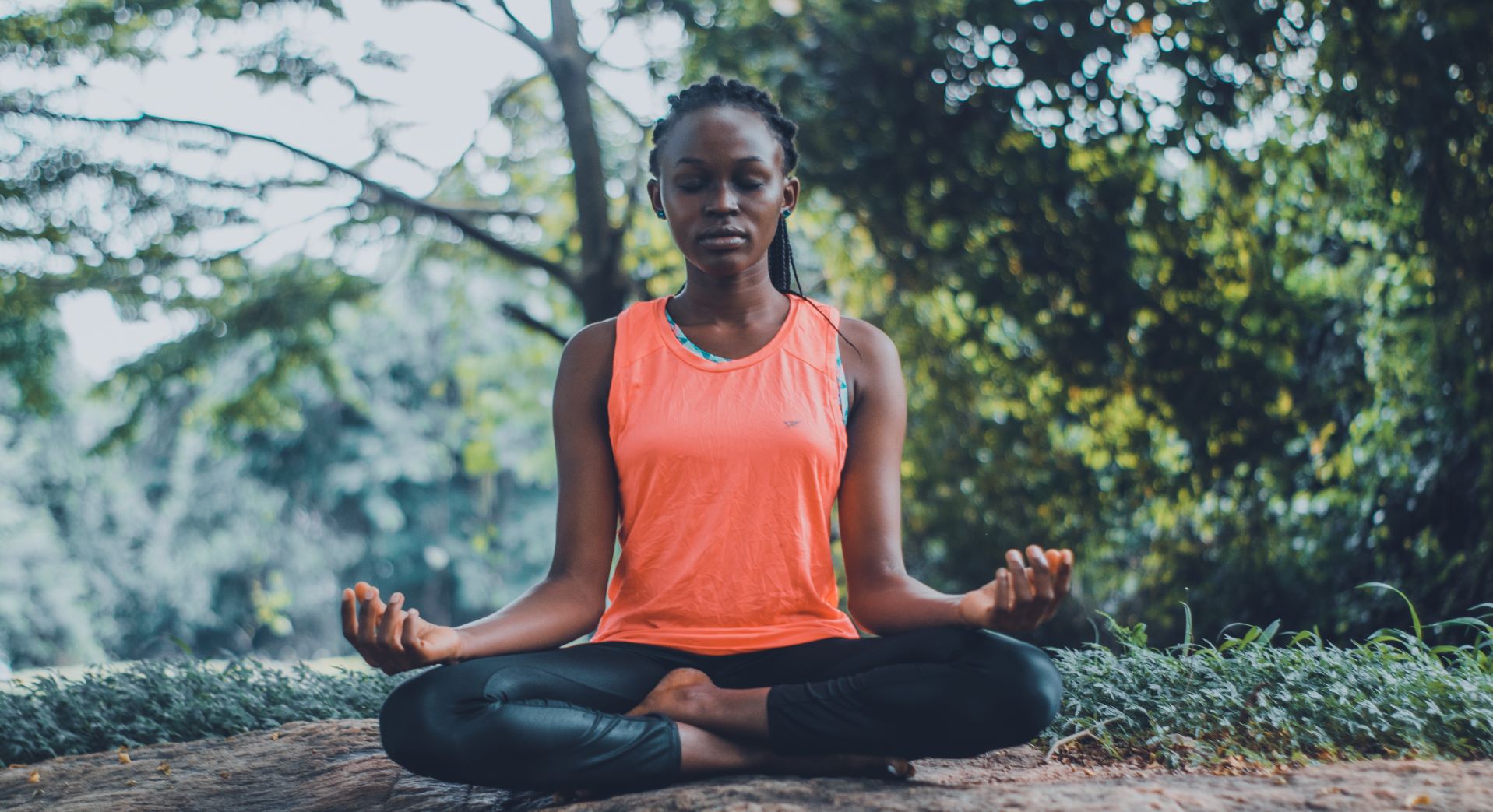 woman-meditating-in-the-outdoors-2908175.jpg
