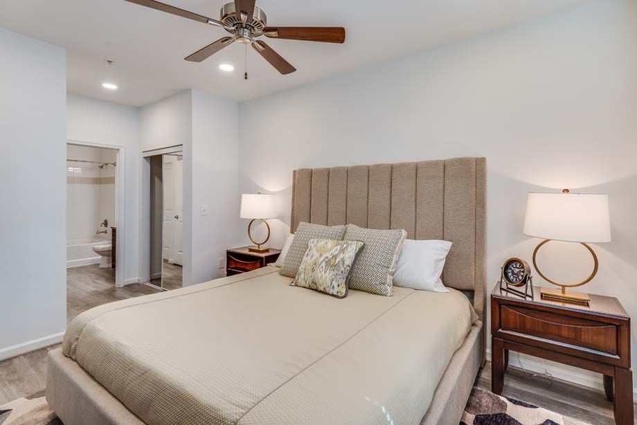 7-camden-monument-place-apartments-fairfax-va-bedroom-creme-2.jpg 7-camden-monument-place-apartments-fairfax-va-bedroom-creme-2.jpg