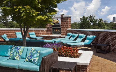Outdoor Rooftop Lounge at Camden Dilworth Apartments in Charlotte, NC