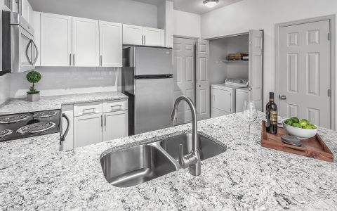 Camden Lakeway Apartments in Lakewood, CO