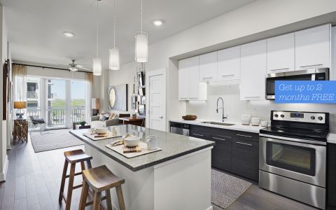 Camden McGowen Station Apartments Header Photo in Midtown Houston, Texas