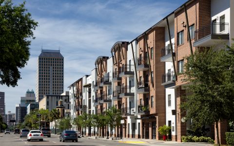 Camden Orange Court Apartments in Orlando, Florida