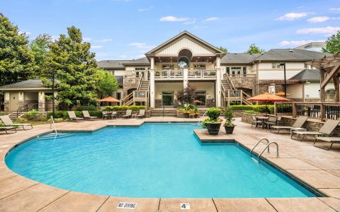 Gorgeous pool and clubhouse at Camden Overlook