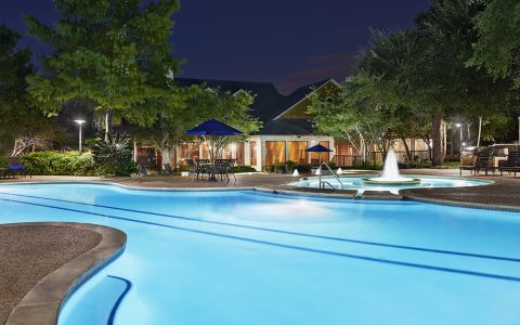 Camden Stoneleigh Apartment Pool in Austin Texas