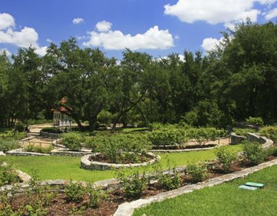 North Lamar apartments in Austin, Texas near Zilker Park