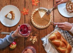 4 Ways to Simplify Your Thanksgiving Feast