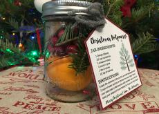 Cheap DIY Gift Easy Holiday Potpourri Jars
