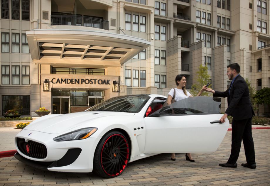 Valet Services at Camden Post Oak High Rise Luxury Apartments in Houston Galleria, Texas