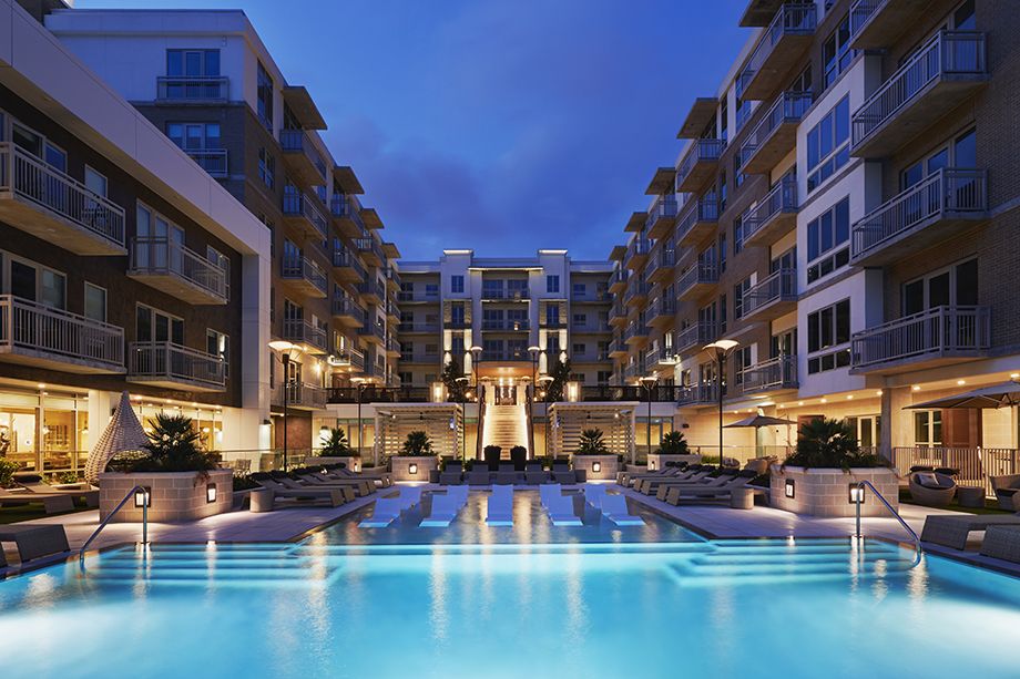 Camden McGowen Station Midtown Houston Townhomes pool at night