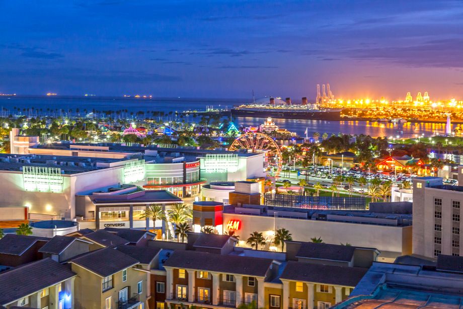 Views at Camden Harbor View Apartments in Long Beach, CA