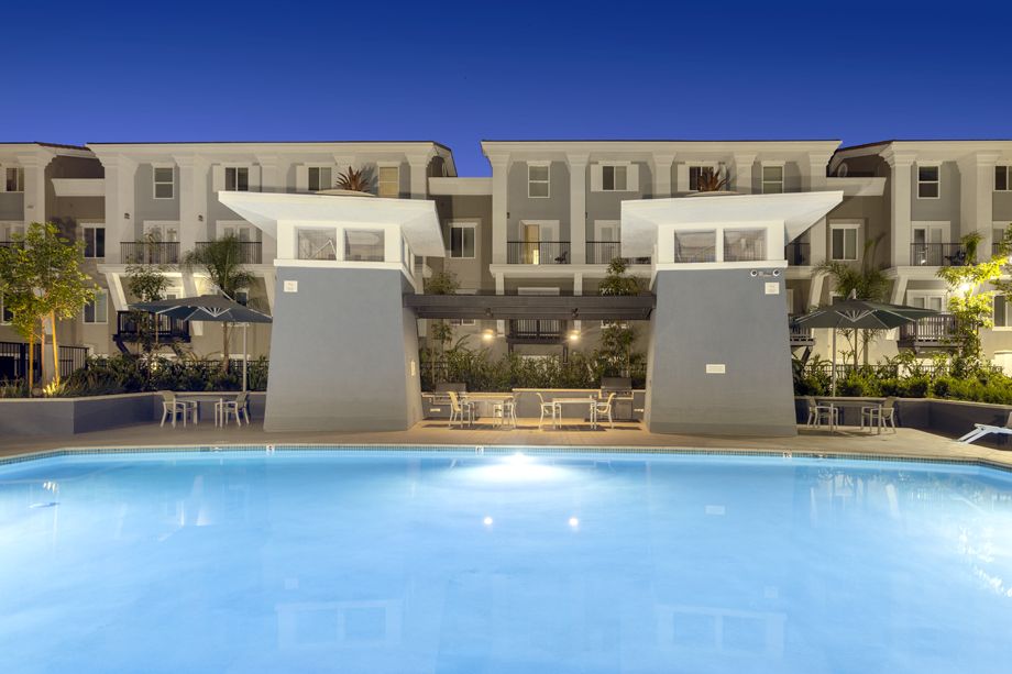Swimming Pool at Camden Harbor View Apartments in Long Beach, CA