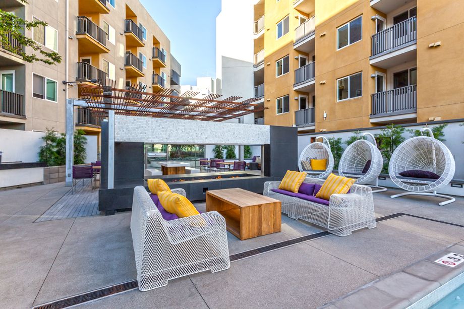 Outdoor Fireside Lounge at Camden Glendale apartments in Glendale, CA