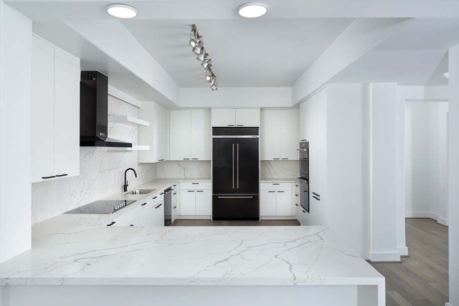 Three Bedroom Penthouse at Camden Post Oak with Kitchenaid Appliance