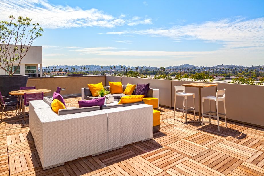 Rooftop Terrace at Camden Glendale apartments in Glendale, CA