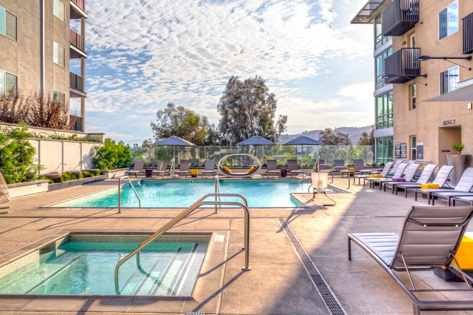 Swimming Pool at Camden Glendale apartments in Glendale, CA