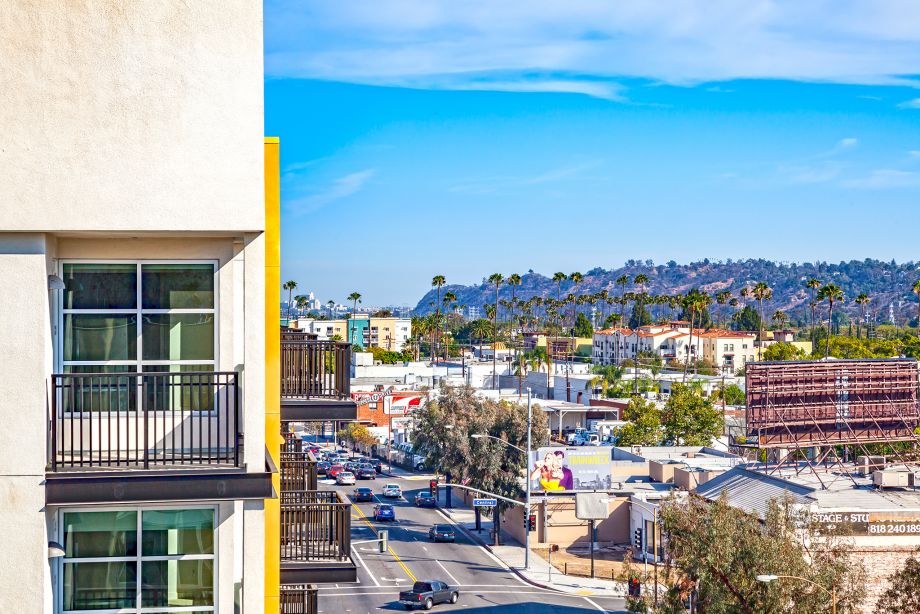 Views at Camden Glendale apartments in Glendale, CA