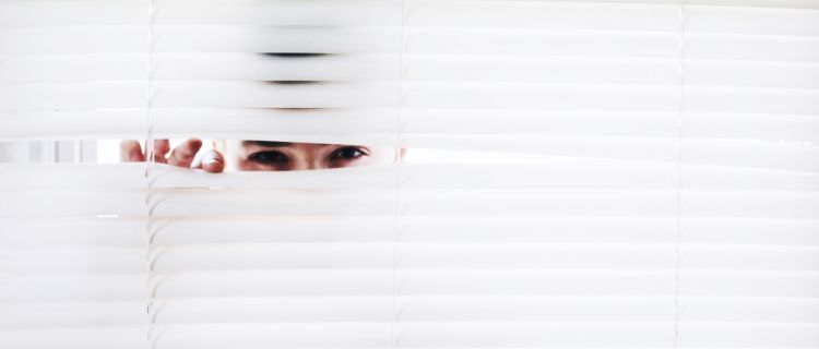 https://1-aegir0-camdenliving-com45.s3.amazonaws.com/s3fs-public/filefield_paths/blinds-curiosity-eyes-906018.jpg